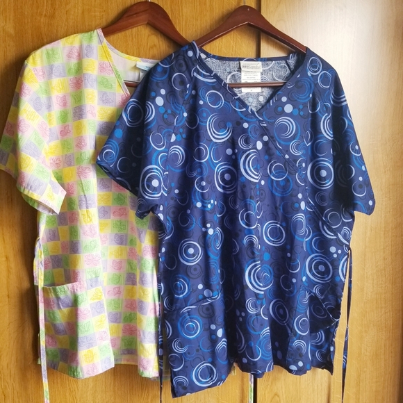 Scrub Tops Butterfly and Geometric Shapes 2XL - Picture 1 of 12